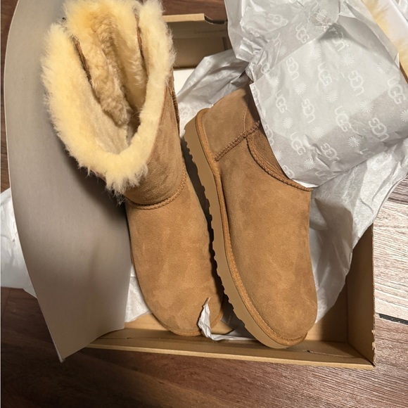 UGG Women's Bailey Bow II Size 10 US Chestnut 1016225 - Authentic - Picture 4 of 6